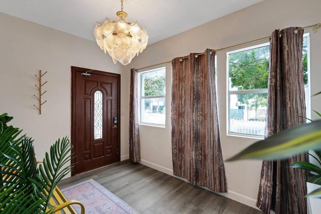New! Havana Nights Villa ! Walk To Calle Ocho! Miami Esterno foto