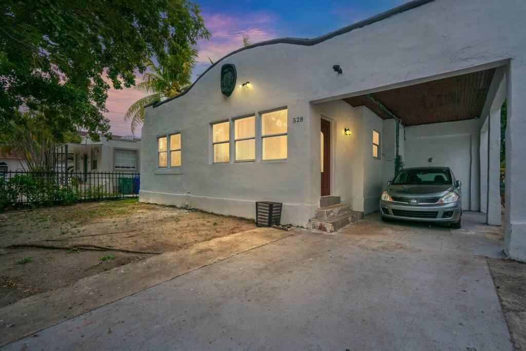 New! Havana Nights Villa ! Walk To Calle Ocho! Miami Esterno foto
